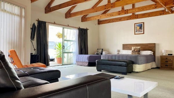 Rotorua Coachman Spa Motel image 19