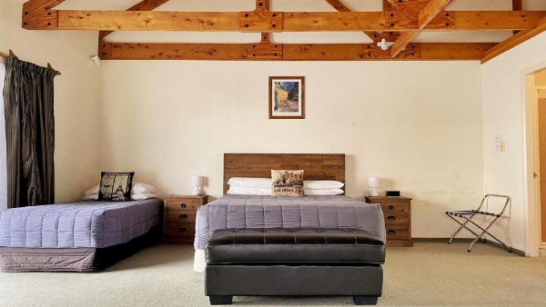 Rotorua Coachman Spa Motel image 20